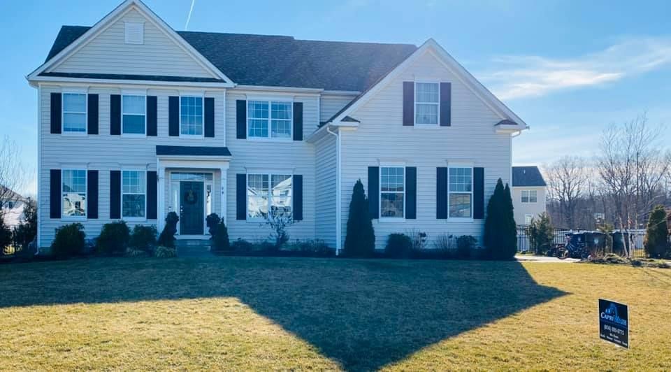 Capri Wash soft washing a home